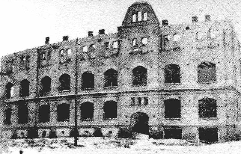 Żydowska Szkoła Rzemieślnicza przed rozbiórką 1944r.