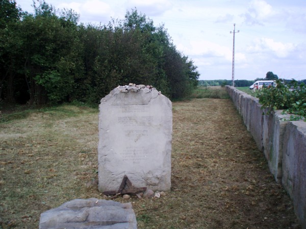 Jedwabne - cmentarz po wykonaniu prac porządkowych, fot. D.Stankiewicz, 17.08.2010